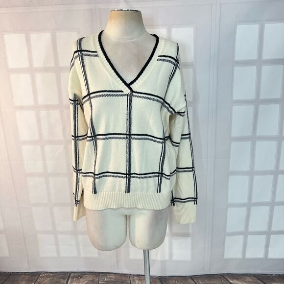 Moth Anthropologie Black White Windowpane Plaid V-Neck Sweater Size Medium - Picture 4 of 13